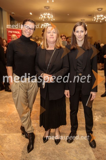  Simona  Belle, služba za stike z javnostmi MGL;  Petra Škofic, vodja kabineta predsednika Vlade Republike Slovenije;  Katarina Julija Pipan, slovenska tekmovalka v dresurnem jahanjuShakespeare, premiera monoprojekta Sebastiana Cavazze