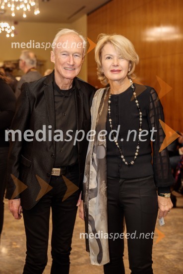  Janez  Pergar, prokurist NP Consulting;  Nevenka Črešnar Pergar, lastnica in direktorica podjetja NP ConsultingShakespeare, premiera monoprojekta Sebastiana Cavazze