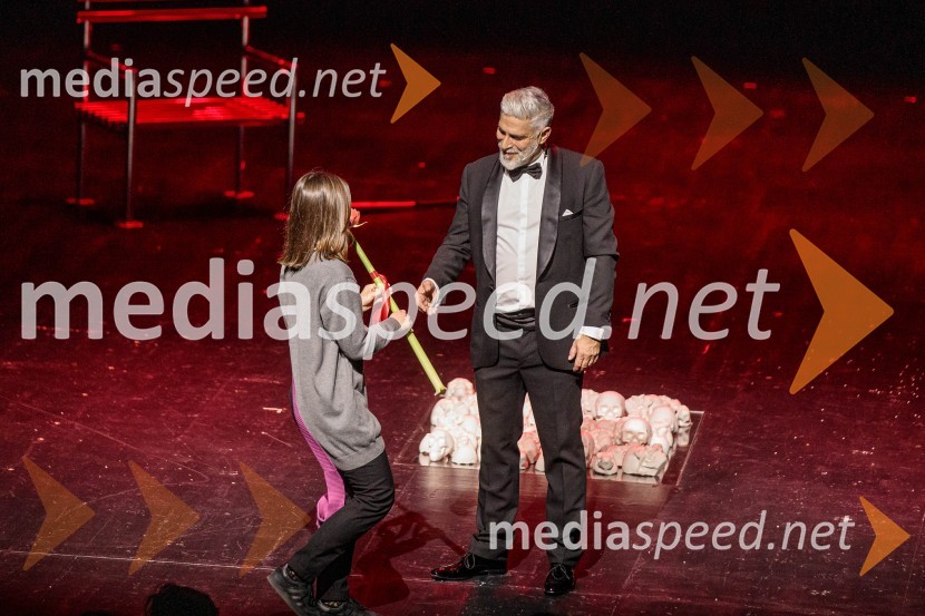  ... ;  Sebastian Cavazza, dramski in filmski igralecShakespeare, premiera monoprojekta Sebastiana Cavazze