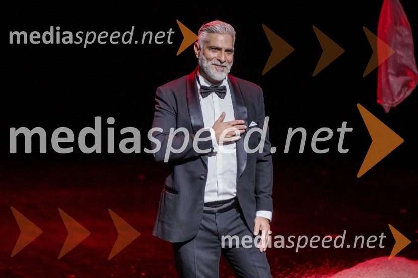  Sebastian Cavazza, dramski in filmski igralecShakespeare, premiera monoprojekta Sebastiana Cavazze