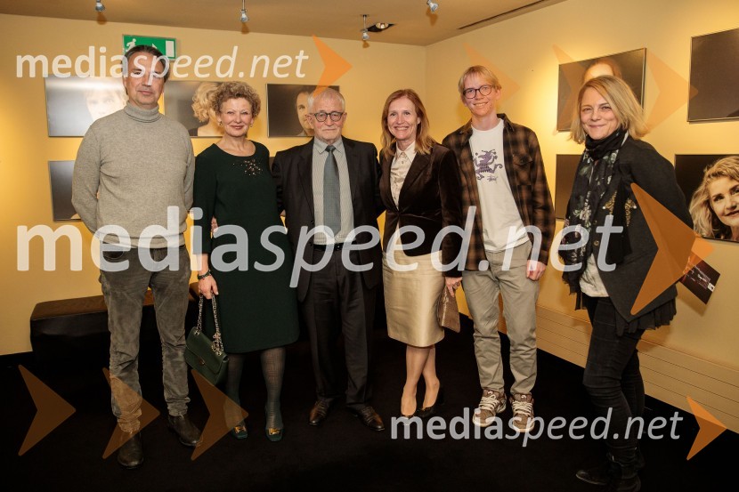  Tomislav Čizmić, direktor uprave, Mercator d. d.;  Rija Čič; dr. Peter  Čeferin, pravnik, pisatelj;  Laura Štraus Vuk, področje komuniciranja z novinarji, Založba Mladinska knjiga;  Oskar Vuk;  Manca Majeršič SevšekShakespeare, premiera monoprojekta Sebastiana Cavazze