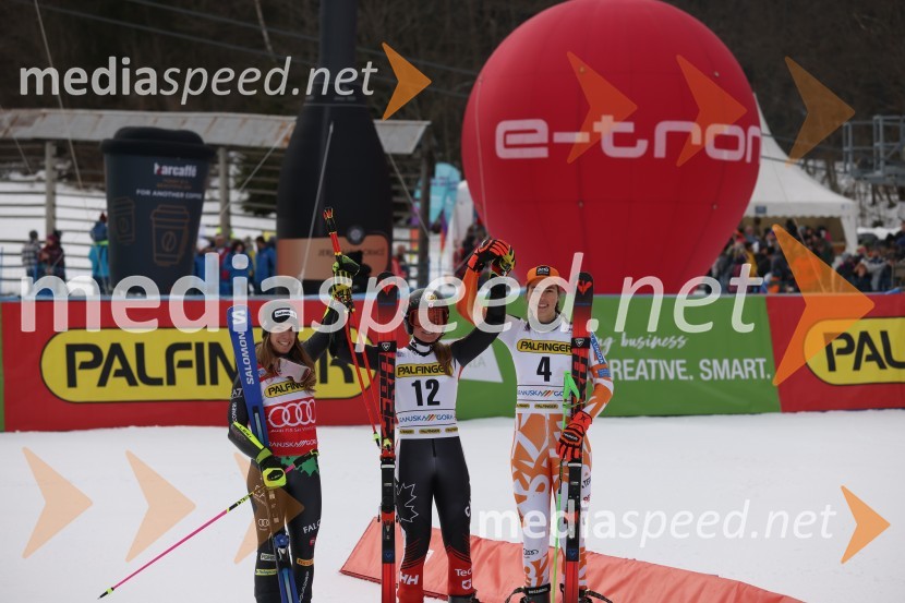  Marta Bassino, smučarka (Italija);  Valérie Grenier , smučarka (Kanada);  Petra Vlhova, smučarka (Slovaška)59. Zlata lisica, VIP sobota