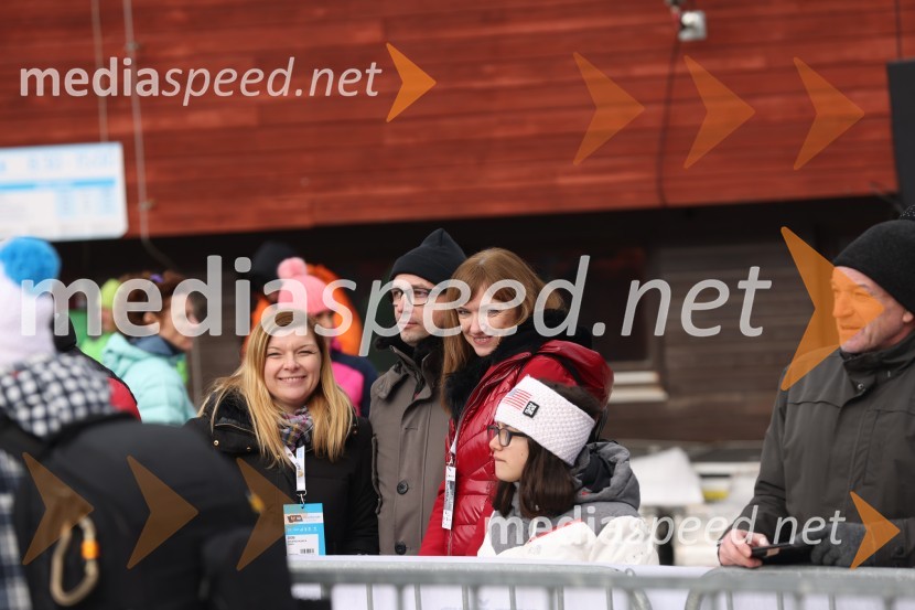  Lucija Medved, Zavarovalnica Sava;  ... ; mag. Rinalda Klemenčič, direktorica Službe za inovacije in podatkovno poslovanje in v. d. direktorice Službe za marketing in odnose z javnostmi, Zavarovalnica Sava59. Zlata lisica, VIP sobota