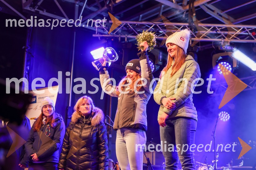  ... ;  Henrika Zupan, županja, Kranjska Gora;  Marta Bassino, smučarka (Italija);  Valérie Grenier , smučarka (Kanada)Sobotna podelitev in žreb, 59. Zlata lisica