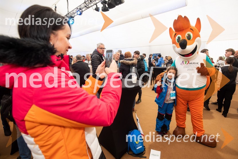  Petra  Dragšič, direktorica Elite insurance d.o.o.;  Zara Dragšič59. Zlata lisica, VIP sobota