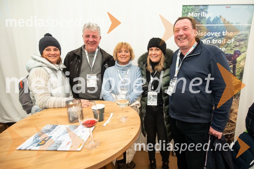  Blažka Škorc;  Tomaž Taškar, direktor TV3;  Metka Jerman Šenica,  nekdanja smučarka;  ... ;  Sandi Šegatin59. Zlata lisica, VIP sobota