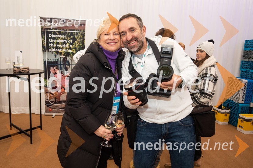  Sabrina Pečelin, vodja odnosov z javnostmi pri Porsche Slovenija d.o.o.;  Borut  Cvetko, kreativni direktor, Mediaspeed d.o.o.59. Zlata lisica, VIP sobota