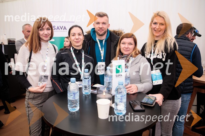 mag. Rinalda Klemenčič, direktorica Službe za inovacije in podatkovno poslovanje in v. d. direktorice Službe za marketing in odnose z javnostmi, Zavarovalnica Sava;  ... ;  ... ;  Lucija Medved, Zavarovalnica Sava;  Jona Bale, Zavarovalnica Sava59. Zlata lisica, nedelja