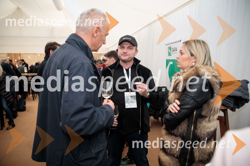  Jošt Dolničar, predsednik uprave, Zavarovalnica Sava;  Damjan Špan, Špan d.o.o.;  Tjaša Berakovič, Špan d. o. o.59. Zlata lisica, nedelja