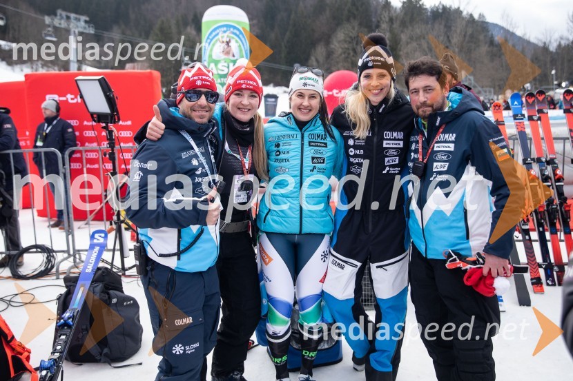  Rene Mlekuž, nekdanji smučar;  ... ;  ... ;  Ana Bucik Jogan, smučarka;  ... 59. Zlata lisica, nedelja