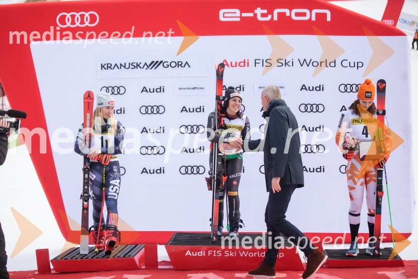  Mikaela Shiffrin, smučarka (ZDA);  Federica Brignone, smučarka (Italija);  Jošt Dolničar, predsednik uprave, Zavarovalnica Sava;  Petra Vlhova, smučarka (Slovaška)59. Zlata lisica, nedelja