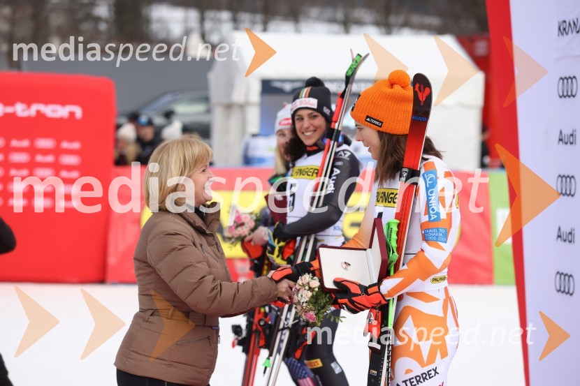  Henrika Zupan, županja, Kranjska Gora;  Petra Vlhova, smučarka (Slovaška)59. Zlata lisica, nedelja
