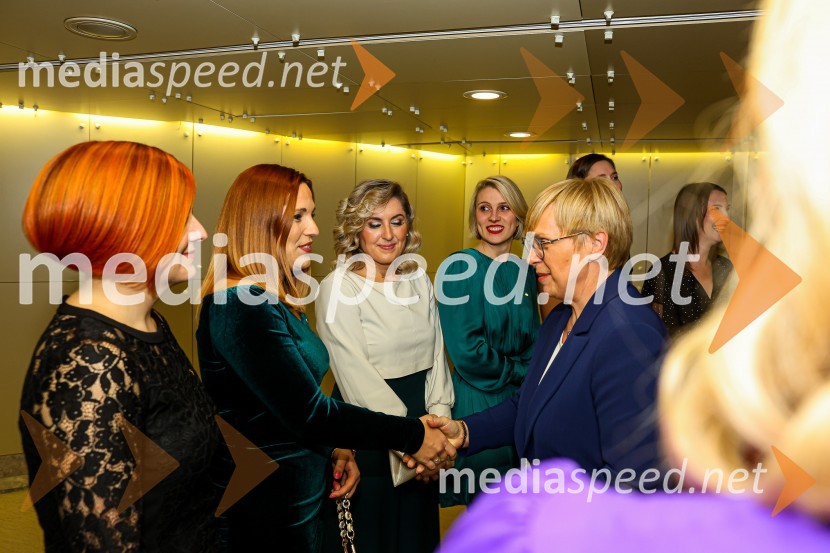  Jerneja Sedlar, projektna inženirka v službi za razvoj in investicije, Holding Slovenske elektrarne; dr. Nataša Pirc Musar, predsednica Republike SlovenijeInženirka leta 2022 je Rosana Kolar