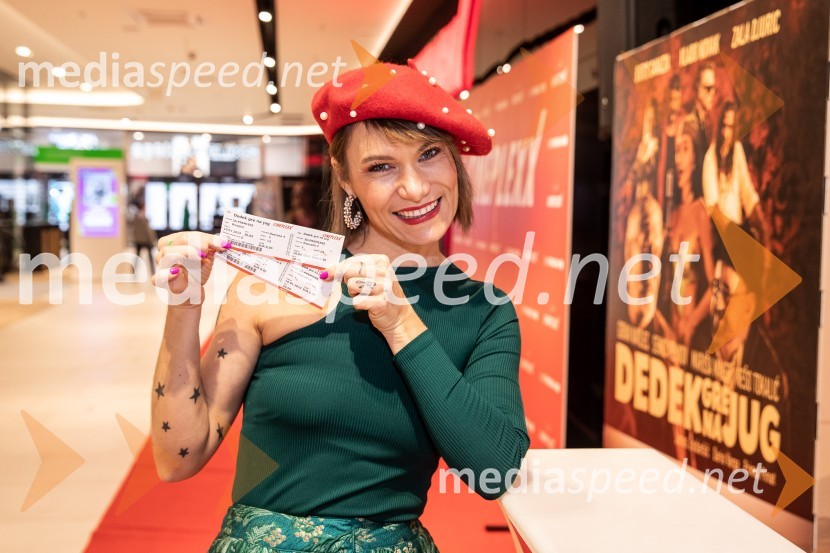  Ana Raščan, voditeljica in novinarkaDedek gre na jug premiera, Cineplexx Ljubljana