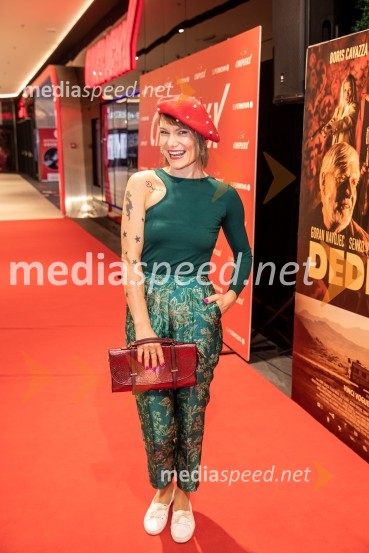  Ana Raščan, voditeljica in novinarkaDedek gre na jug premiera, Cineplexx Ljubljana