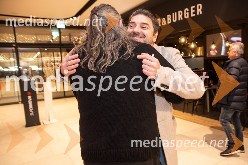  Vinci Vogue Anžlovar, scenarist;  Goran  Navojec, igralecDedek gre na jug premiera, Cineplexx Ljubljana