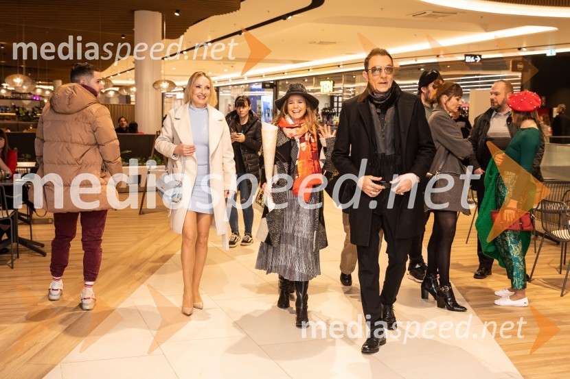  Tanja Ribič, igralka;  ... ;  Branko Djurić, igralecDedek gre na jug premiera, Cineplexx Ljubljana