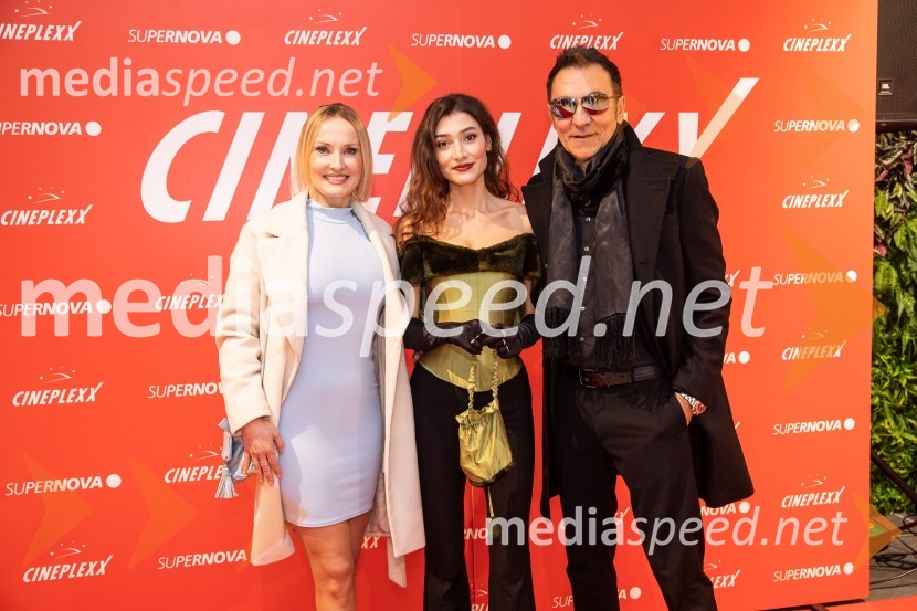  Tanja Ribič, igralka;  Zala Djurić, igralka;  Branko Djurić, igralecDedek gre na jug premiera, Cineplexx Ljubljana