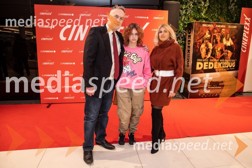  Jonas Žnidaršič, igralec;  Hana Angelina Žnidaršič;  Alenka KavčičDedek gre na jug premiera, Cineplexx Ljubljana