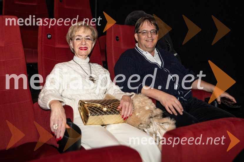  Metka  Premerl, slavistka;  Alan Premerl, turistični vodičDedek gre na jug premiera, Cineplexx Ljubljana