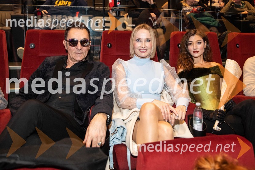  Branko Djurić, igralec;  Tanja Ribič, igralka;  Zala Djurić, igralkaDedek gre na jug premiera, Cineplexx Ljubljana