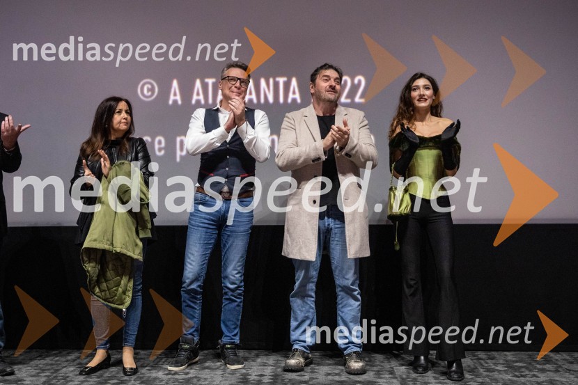  Ksenija Mišič, igralka;  Nenad Tokalić, igralec;  Goran  Navojec, igralec;  Zala Djurić, igralkaDedek gre na jug premiera, Cineplexx Ljubljana