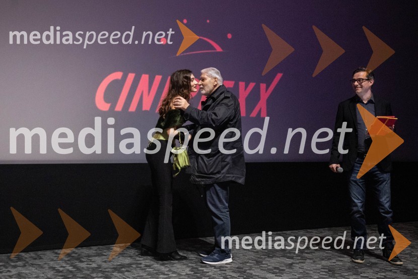  Zala Djurić, igralka;  Boris Cavazza, igralec;  Igor  Harb, prevajalec, filmski kritikDedek gre na jug premiera, Cineplexx Ljubljana