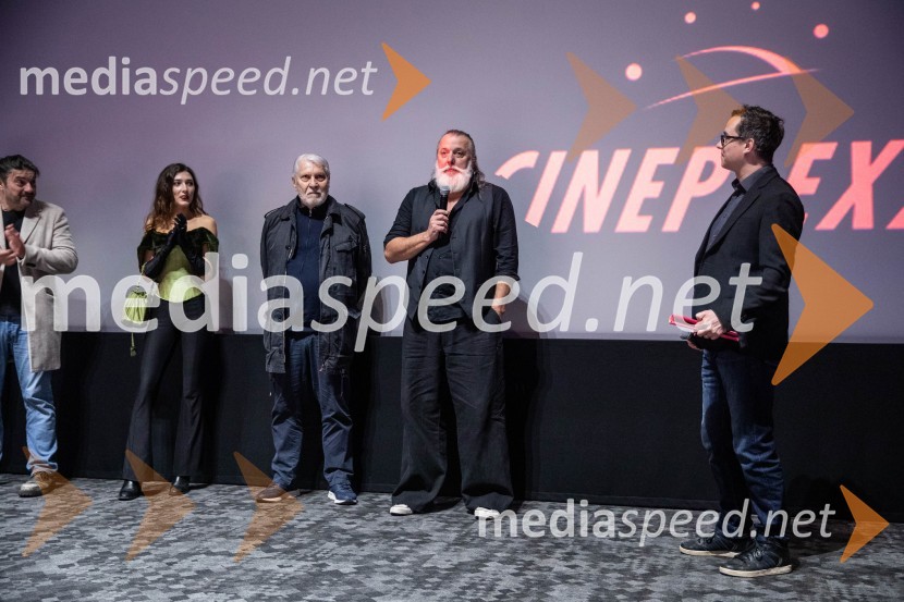  Goran  Navojec, igralec;  Zala Djurić, igralka;  Boris Cavazza, igralec;  Vinci Vogue Anžlovar, scenarist;  Igor  Harb, prevajalec, filmski kritikDedek gre na jug premiera, Cineplexx Ljubljana