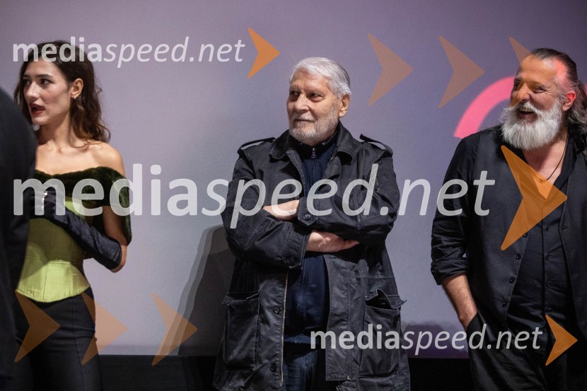  Zala Djurić, igralka;  Boris Cavazza, igralec;  Vinci Vogue Anžlovar, scenaristDedek gre na jug premiera, Cineplexx Ljubljana