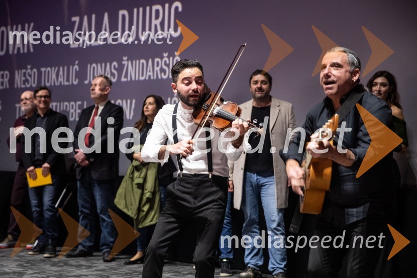  Mišo Kontrec, pevec;  Jože Kontrec, LangaDedek gre na jug premiera, Cineplexx Ljubljana