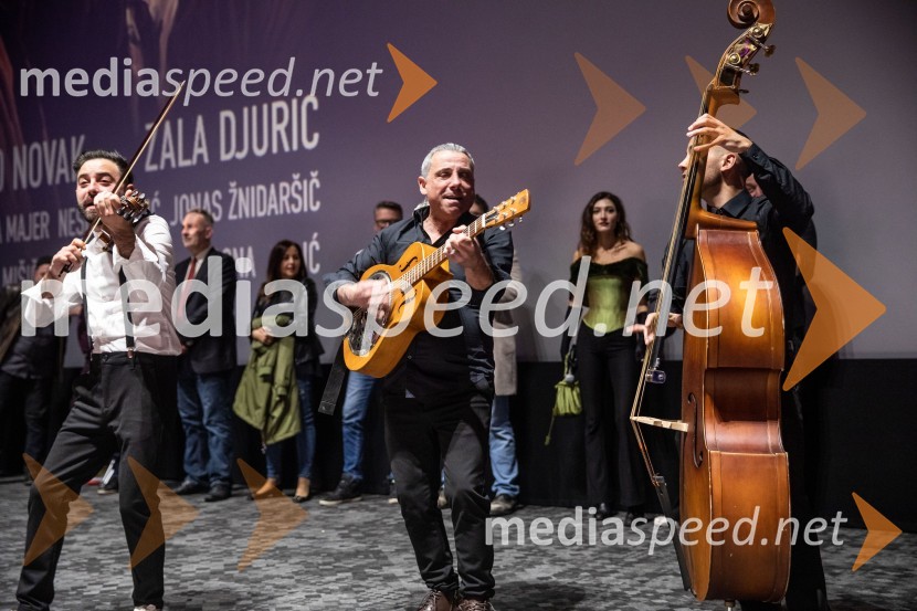  Mišo Kontrec, pevec;  Jože Kontrec, Langa;  Dominik Kontrec, član skupine, Mlada LangaDedek gre na jug premiera, Cineplexx Ljubljana