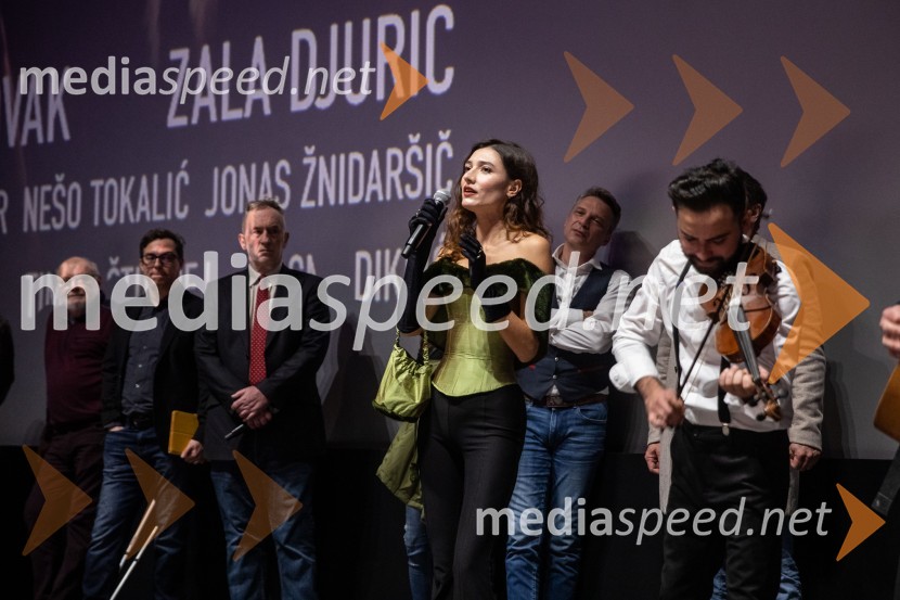  Zala Djurić, igralka;  Mišo Kontrec, pevecDedek gre na jug premiera, Cineplexx Ljubljana