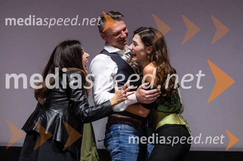  Ksenija Mišič, igralka;  Nenad Tokalić, igralec;  Zala Djurić, igralkaDedek gre na jug premiera, Cineplexx Ljubljana