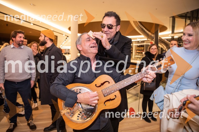  Jože Kontrec, Langa;  Branko Djurić, igralecDedek gre na jug premiera, Cineplexx Ljubljana