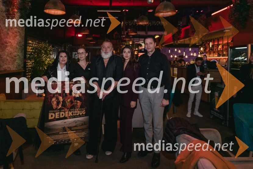  ... ;  ... ;  Vinci Vogue Anžlovar, scenarist;  Zala Djurić, igralka;  Stipe Jerić, direktor MariboxPremiera filma Dedek gre na jug, Maribox