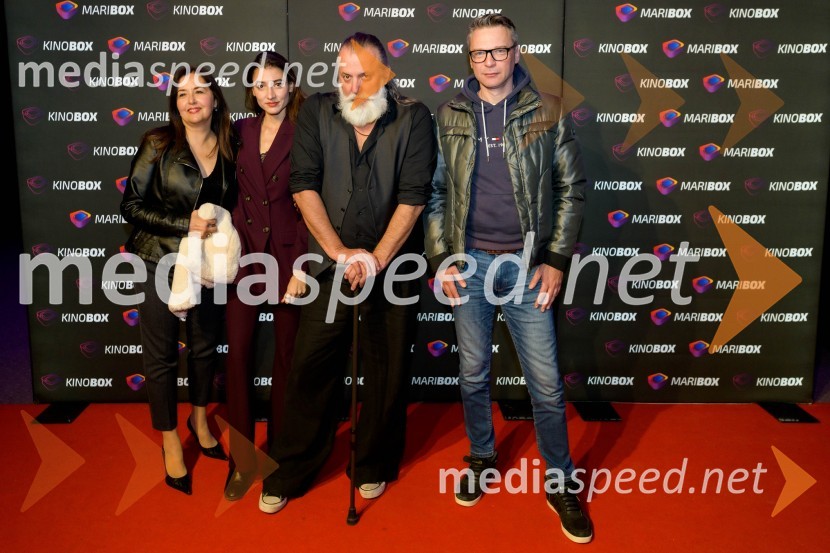  Ksenija Mišič, igralka;  Zala Djurić, igralka;  Vinci Vogue Anžlovar, scenarist;  Nenad Tokalić, igralecPremiera filma Dedek gre na jug, Maribox