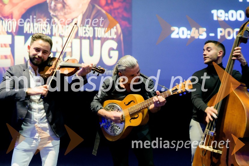  Miško Kontrec, član skupine, Mlada Langa;  Jože Kontrec, Langa;  Dominik Kontrec, član skupine, Mlada LangaPremiera filma Dedek gre na jug, Maribox