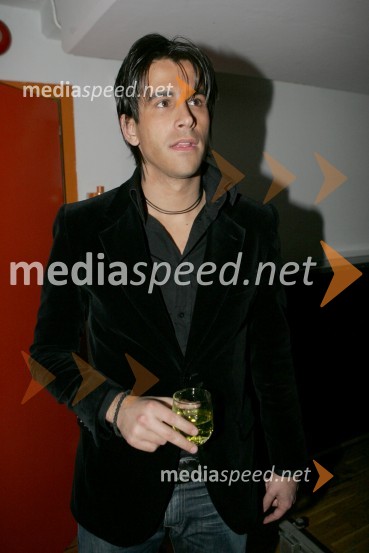 Domen Kumer, pevecRazglasitev Slovenca leta 2005 Nedeljskega dnevnika