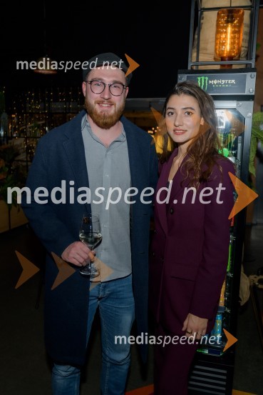  Miha Dajčman, novinar, Večer;  Zala Djurić, igralkaPremiera filma Dedek gre na jug, Maribox