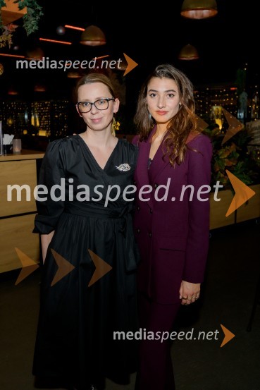  Ksenija Arzenšek, namestnica direktorja MARIBOX;  Zala Djurić, igralkaPremiera filma Dedek gre na jug, Maribox