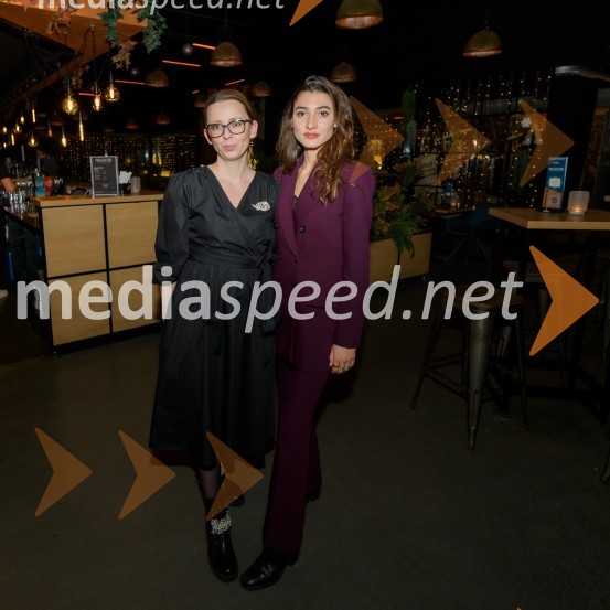  Ksenija Arzenšek, namestnica direktorja MARIBOX;  Zala Djurić, igralkaPremiera filma Dedek gre na jug, Maribox