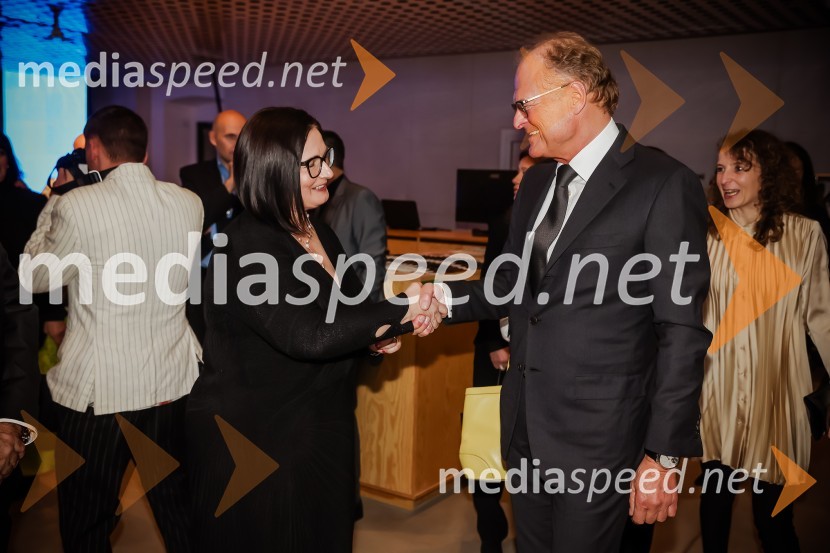  Nataša  Luša, direktorica družbe Delo d.o.o.;  Janez  Škrabec, direktor Riko d.o.o.Delova osebnost leta 2022 je Marjan Pipenbaher