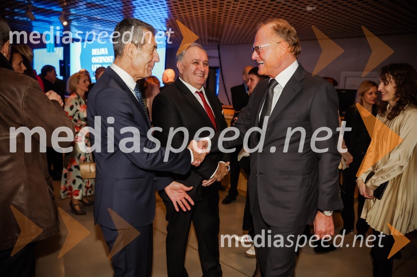  Stojan Petrič, nekdanji predsednik uprave družbe FMR;  Bojan Budja, odgovorni urednik, Delo;  Janez  Škrabec, direktor Riko d.o.o.Delova osebnost leta 2022 je Marjan Pipenbaher