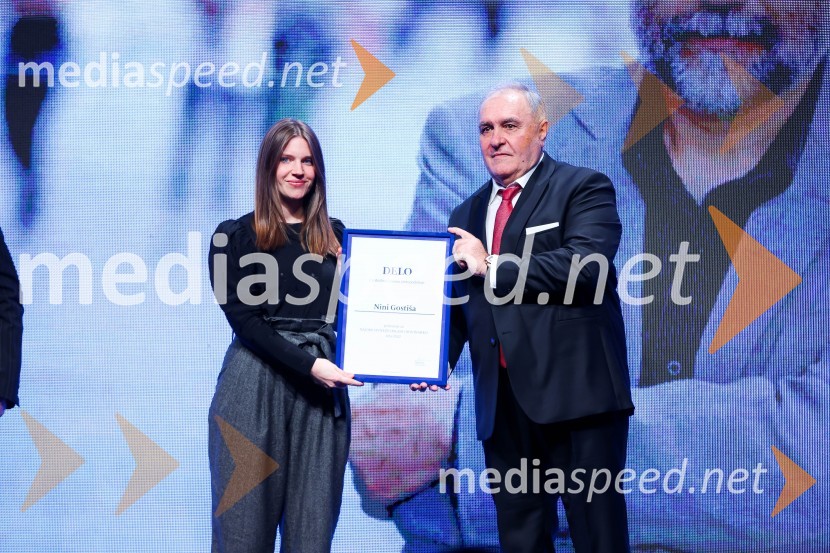  Nina Gostiša, novinarka, Delo;  Bojan Budja, odgovorni urednik, DeloDelova osebnost leta 2022 je Marjan Pipenbaher