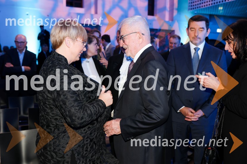 dr. Nataša Pirc Musar, predsednica Republike Slovenije; dr. Peter  Čeferin, pravnik, pisatelj; dr. Aleš Musar, lastnik Ruske dačeDelova osebnost leta 2022 je Marjan Pipenbaher