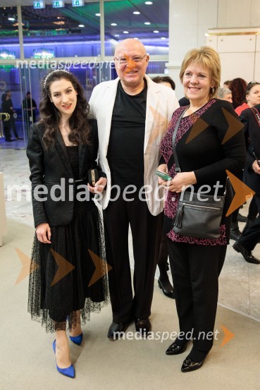  Veronika  Lipar, modna blogerka;  Nace Junkar, operni pevec;  Darja Korez Korenčan, novinarka TV SlovenijaGiselle, romantični balet v dveh dejanjih