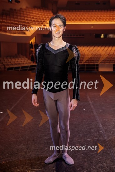  Kenta Yamamoto, baletnikGiselle, romantični balet v dveh dejanjih