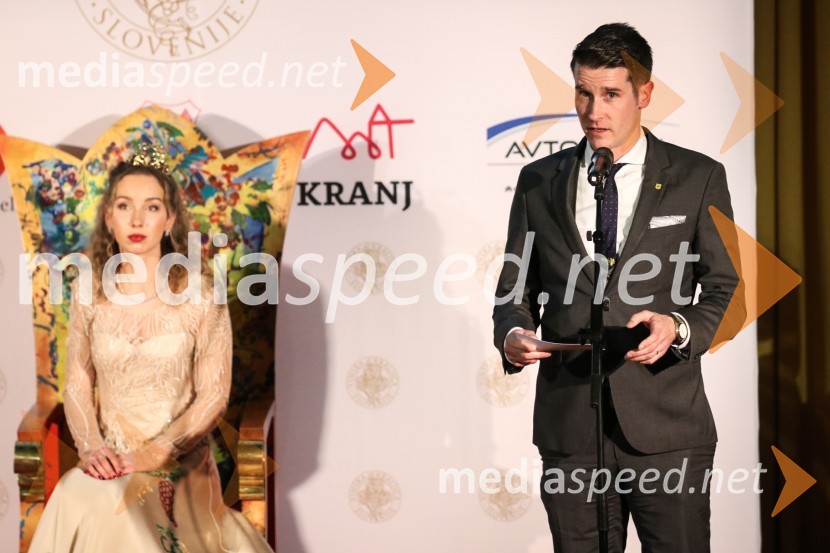  Maja Pečarič, Vinska kraljica Slovenije 2023;  Janez Černe, podžupan Mestne občine KranjVinska kraljica Slovenije 2023 je Maja Pečarič