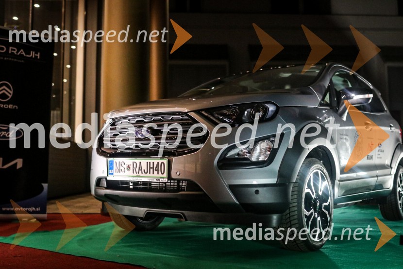 Vinska kraljica Slovenije 2023 je Maja Pečarič