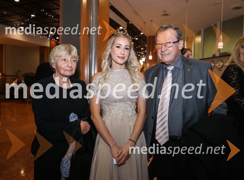  ... ;  Ana Protner, 25. vinska kraljica Slovenije, 11. Mariborska vinska kraljica, Vina Joaness; mag.  Jože Protner, vinarVinska kraljica Slovenije 2023 je Maja Pečarič